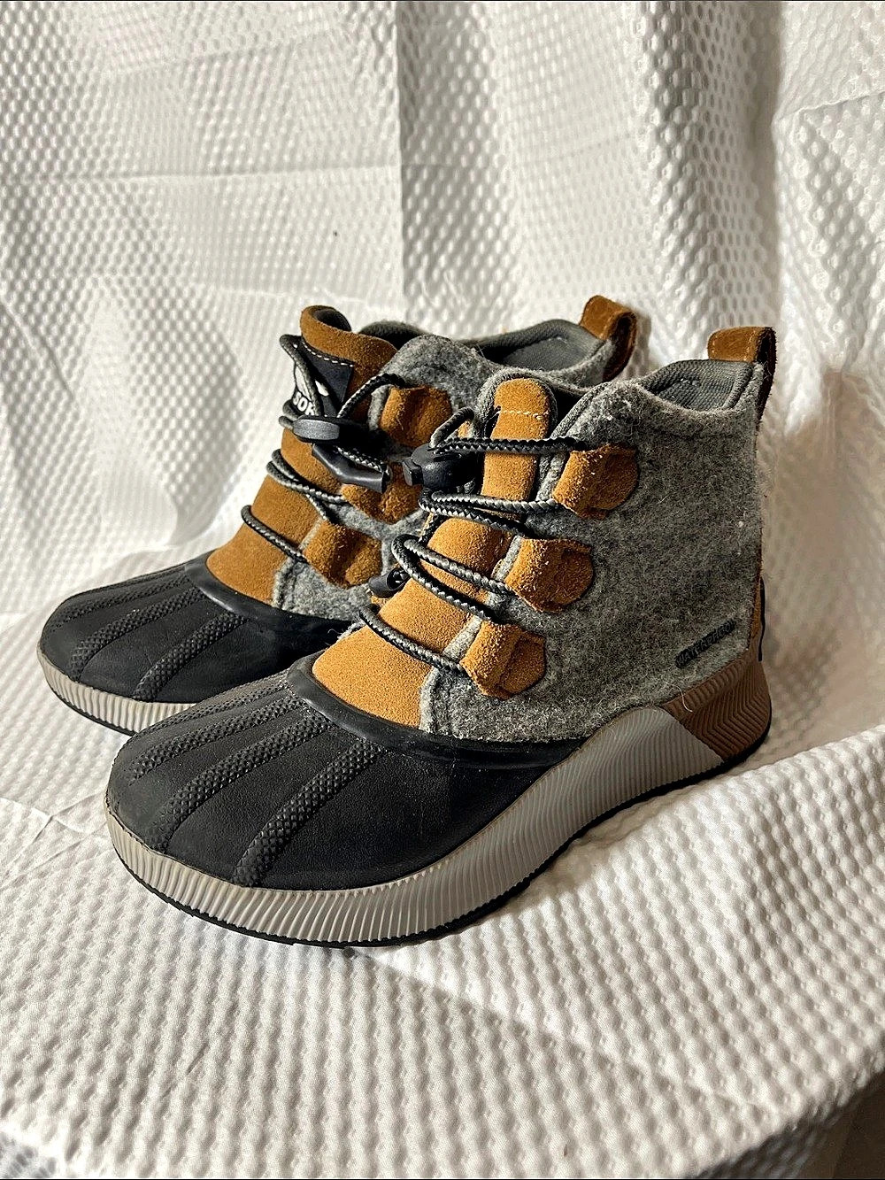 Sorel 1964 Pac Nylon Waterproof Boots Gray & Black US 3 Like New